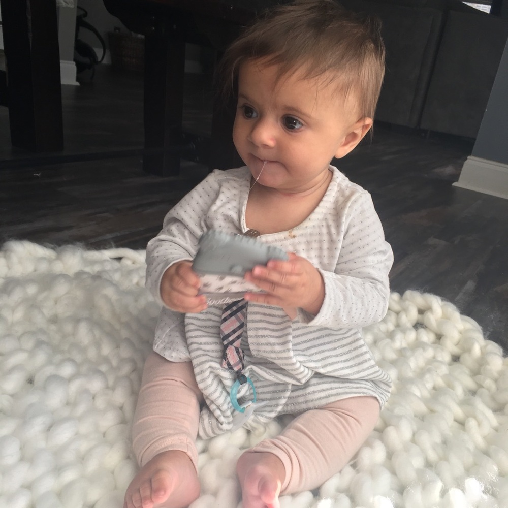 New Sootheez Teething Relief Glove (Gray) w/bag